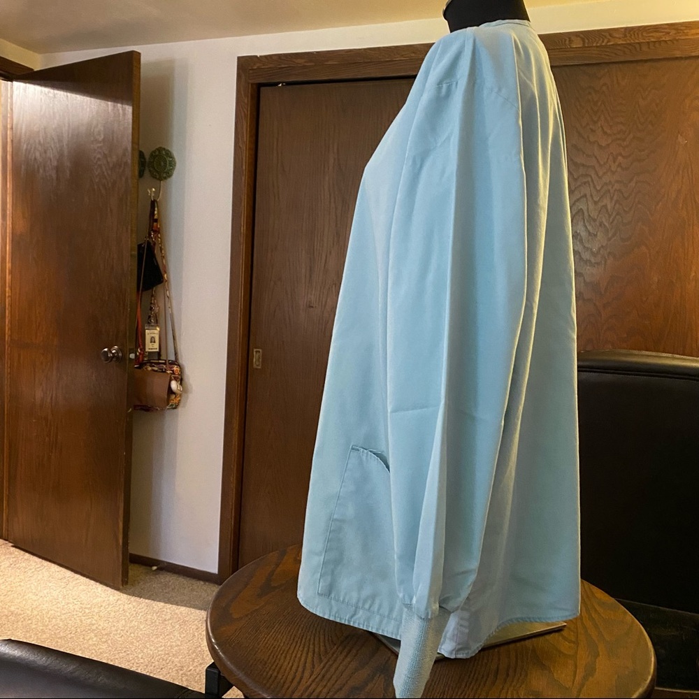 Women’s Light Blue/Green Scrub Jacket (XL - Picture 4 of 7